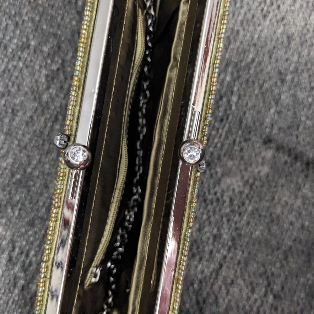 Elegant Green Pleated Clutch - Picture 5 of 5